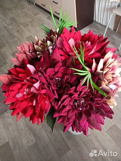 Искусственные цветы большие