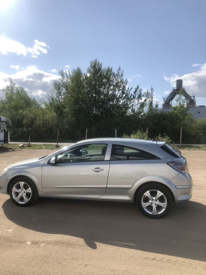 Opel Astra GTC: фото владельца