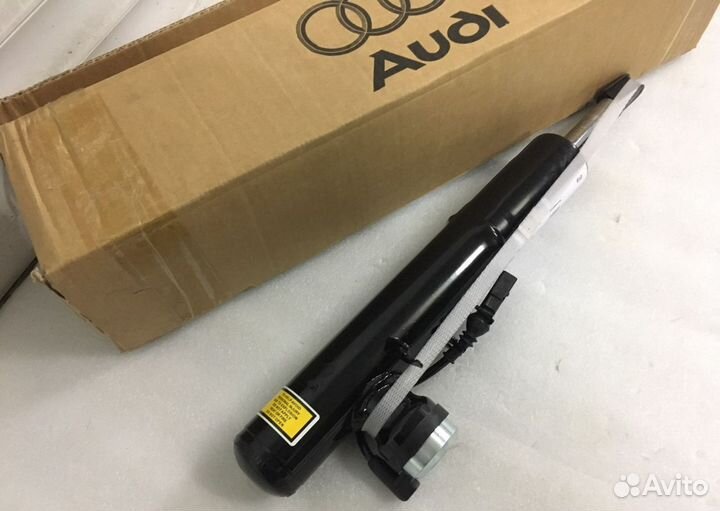 Передний левый амортизатор audi Q5 8R 2008-2017г