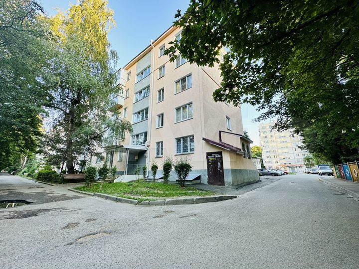4-к. квартира, 60 м², 5/5 эт.