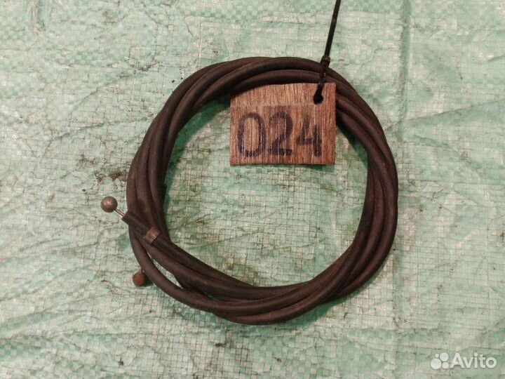 Трос капота Volkswagen Passat B3