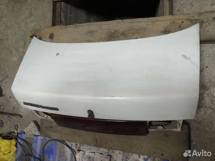 Продам крышку багажника ваз 2110