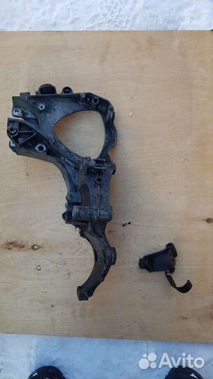 Для Рено кронштейн