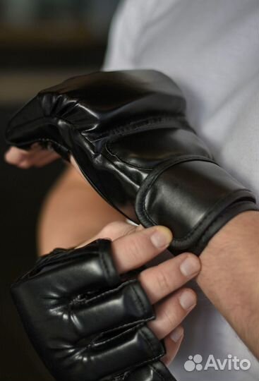 Перчатки для смешанных единоборств