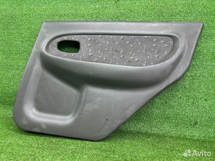 Обшивка двери задняя правая Kia Spectra