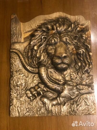Панно из дерева