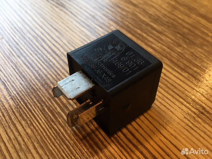 Реле предохранитель BMW E87 2010