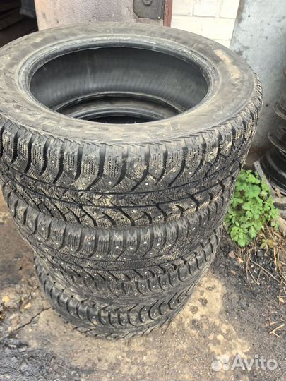 Bridgestone Ice Cruiser 7000 205/60 R16 92T