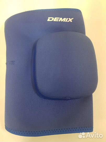 Наколенник Demix