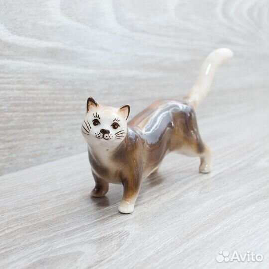 Фигурка котик