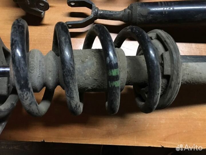 Амортизатор передний Audi A6 C6 2.8 2009