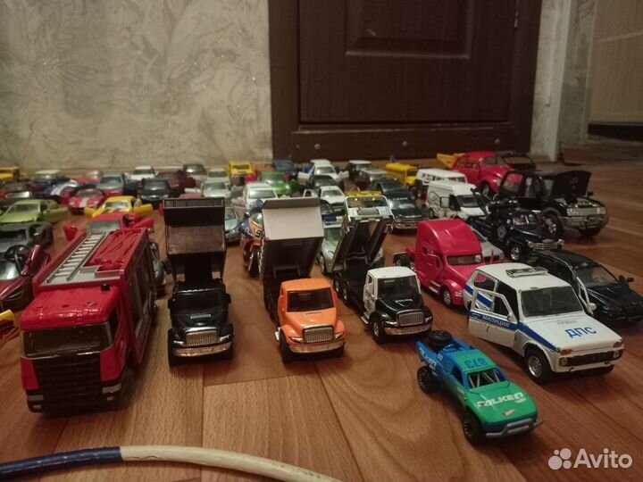 Модели автомобилей kinsmart