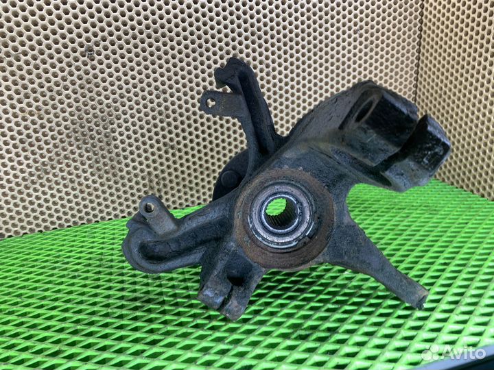 Кулак поворотный передний правый Ford Focus 1