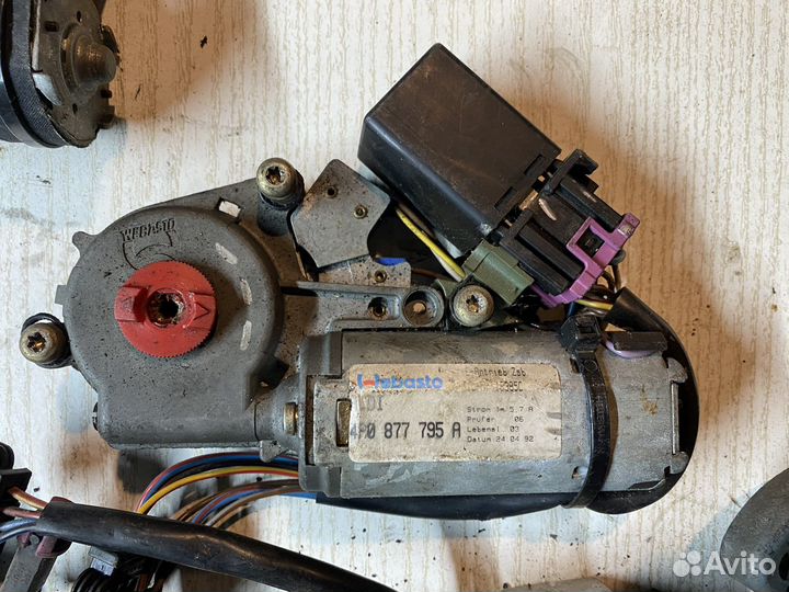 Моторчик люка Volkswagen Audi 100 c3 c4 Golf MK3