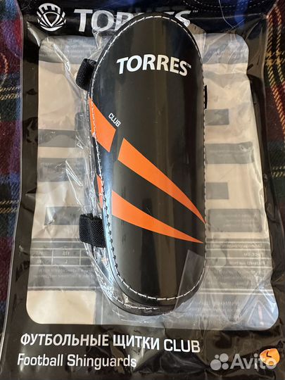 Футбольные щитки Torres