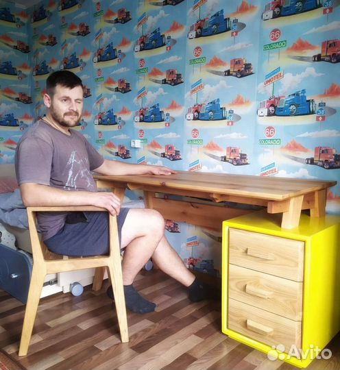 Столы, стулья, предметы интерьера