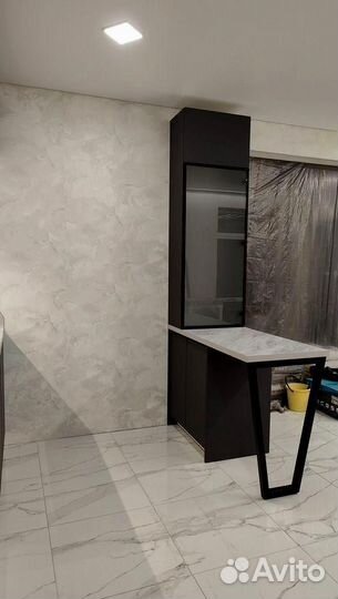 Кухня с барной стойкой