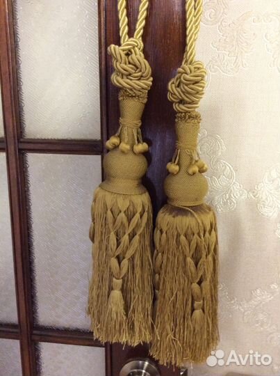 Кисти для оформления портьер