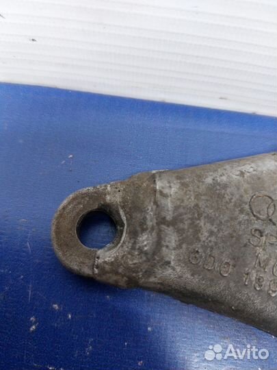 Кронштейн двигателя передний Audi A6 C5 2.4