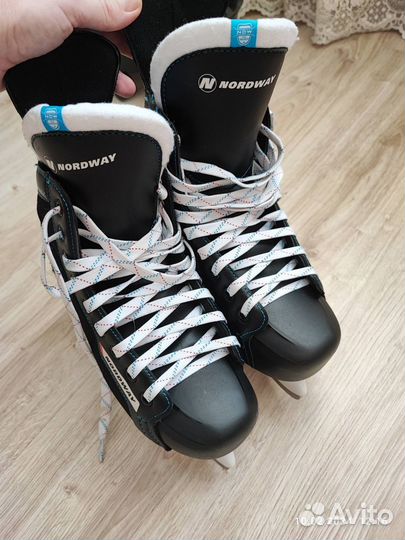 Коньки хоккейные