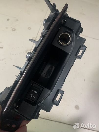 Консуль и пепельница Камри 55