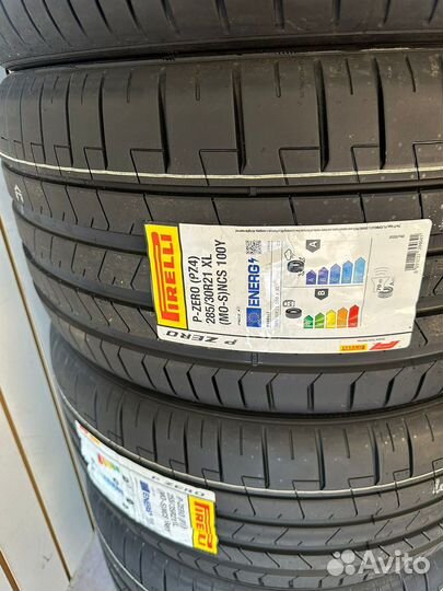 Pirelli P Zero PZ4 255/35 R21 и 285/30 R21