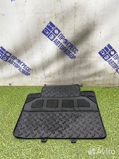 Коврик салона задний левый Toyota Avensis