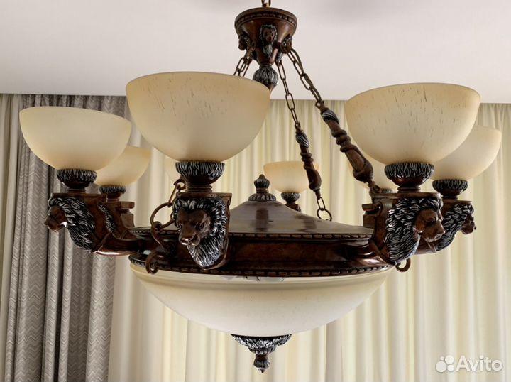 Люстра со львами