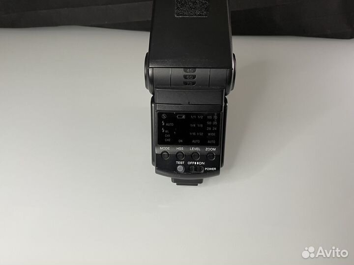 Комплект из объективов и фотоаппарата