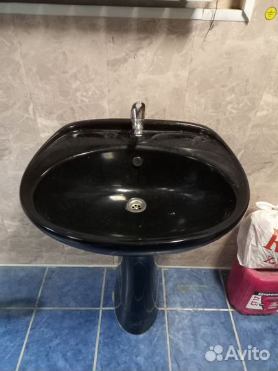 Раковина с пьедесталом