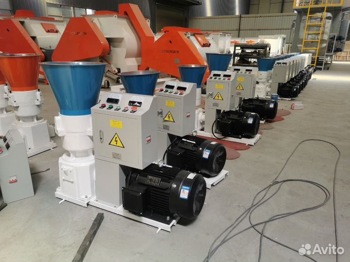 Промышленный мини-пресс-гранулятор в наличии