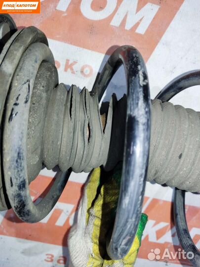 Стойка амортизатора передняя левая Toyota Corolla