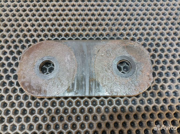 Серьга рессоры передней