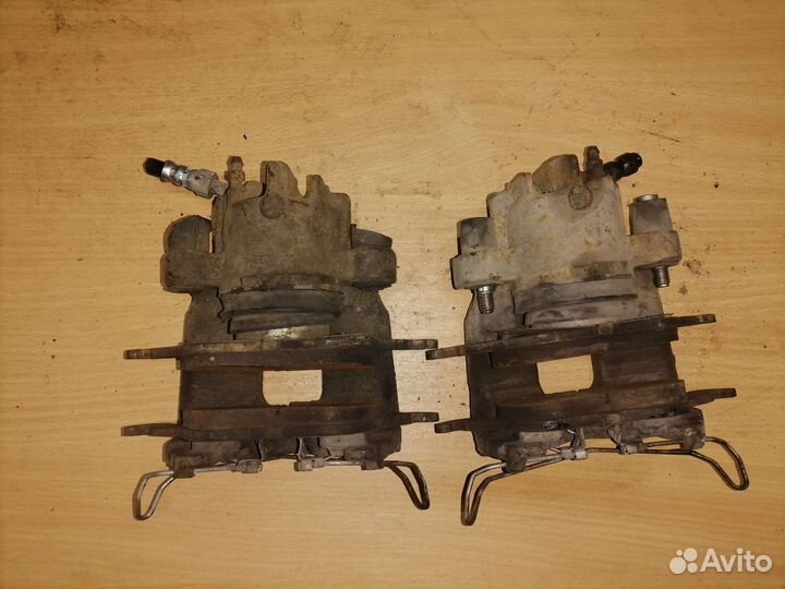 Суппорт передний Ford Focus 1