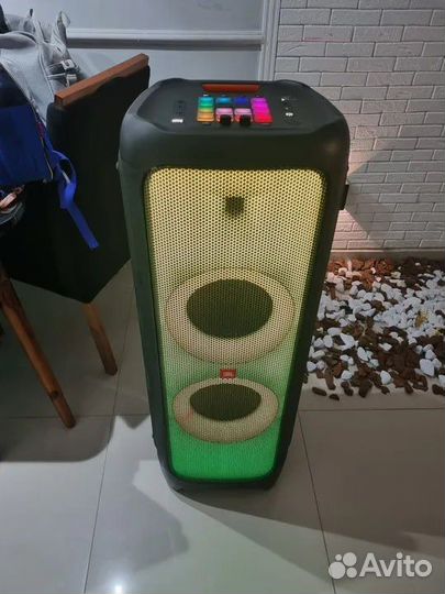 Аудиосистема JBL partybox 1000