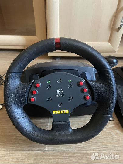 Игровой руль logitech momo racing