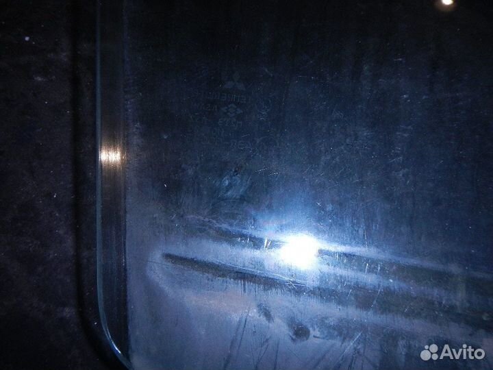 Стекло двери передней правой, Mitsubishi (Митсубис