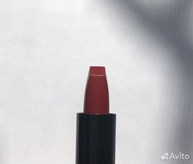 Shiseido матовая помада ModernMatte 515