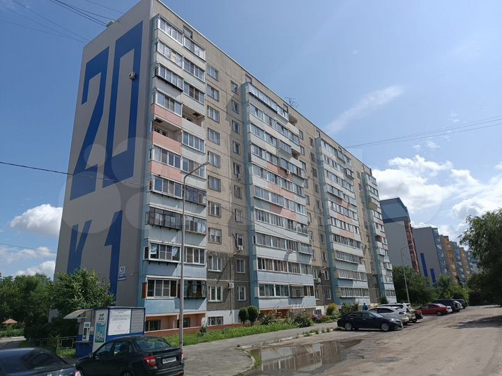 2-к. квартира, 58 м², 1/10 эт.