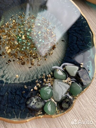 Плато и подставочки с натуральными камнями