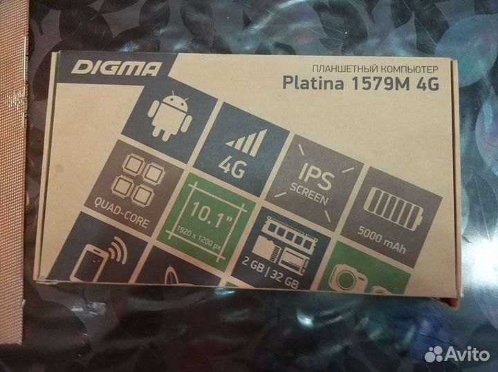 Планшет. и плёночный фотоаппарат