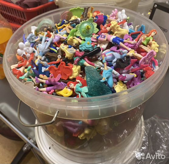 Игрушки животные пакетом киндер сюрприз