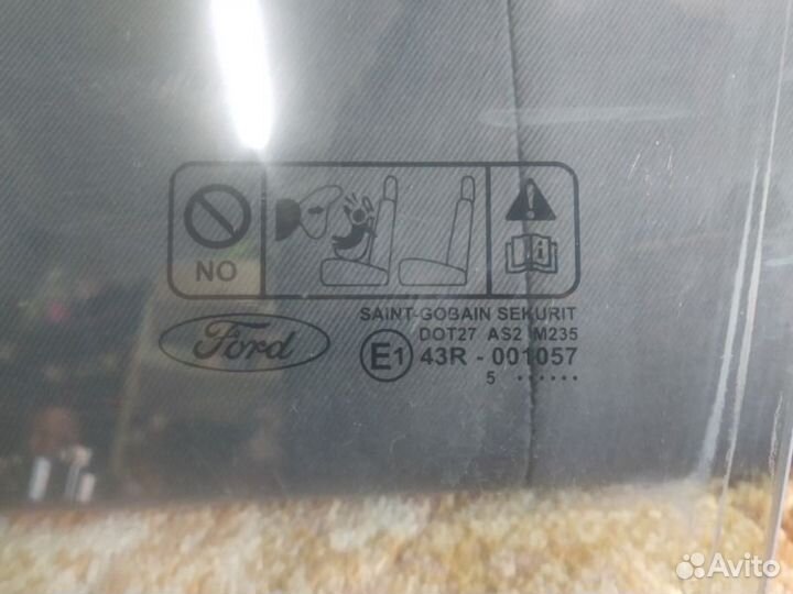 Стекло переднее левое Ford C-Max MK1