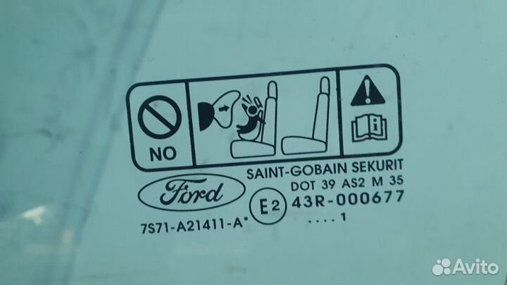 Стекло двери переднее левое Ford Mondeo BD