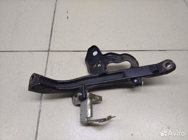 Кронштейн (сопут. товар) Hi Lux 2015