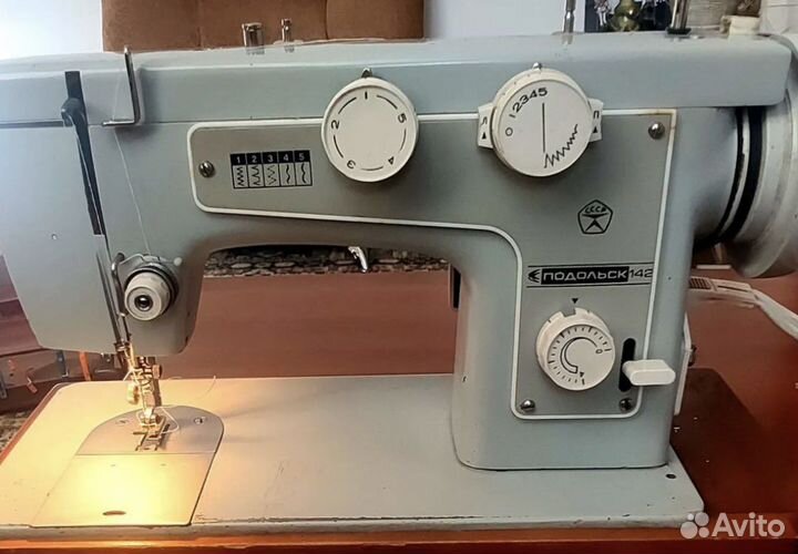 Швейная машина Подольск 142