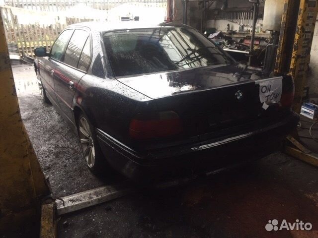 Разбор на запчасти BMW 7 E38