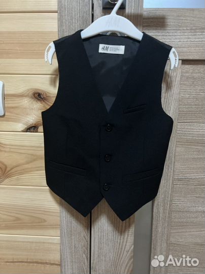 Жилетка черная H&M