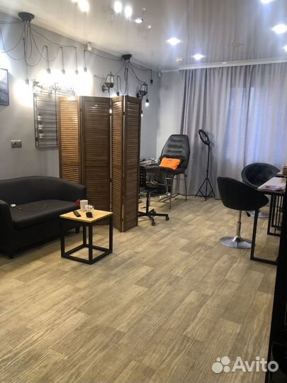 Маникюрный стол в аренду