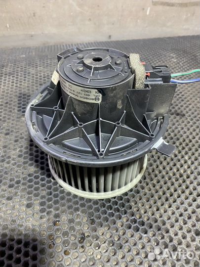 Моторчик печки Jeep Liberty KJ Либерти 1